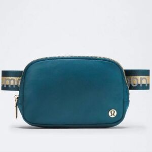 Lululemon Crossbody Belt Bag 1L